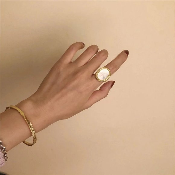 *925 Sterling Silver Oval Shell Adjustable Ring - Picture 6 of 12